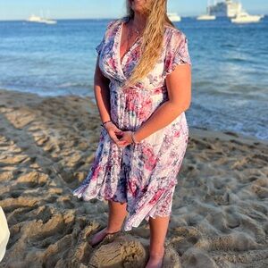 EUC LANE BRYANT White Floral Flare Maxi Dress HighLow hem V- Neckline 14/16